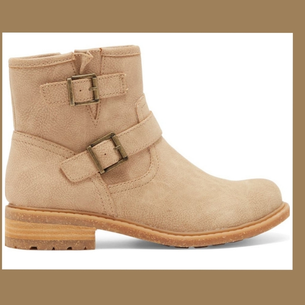 NWOT BOC BY BORN CARSON ANKLE BOOTS